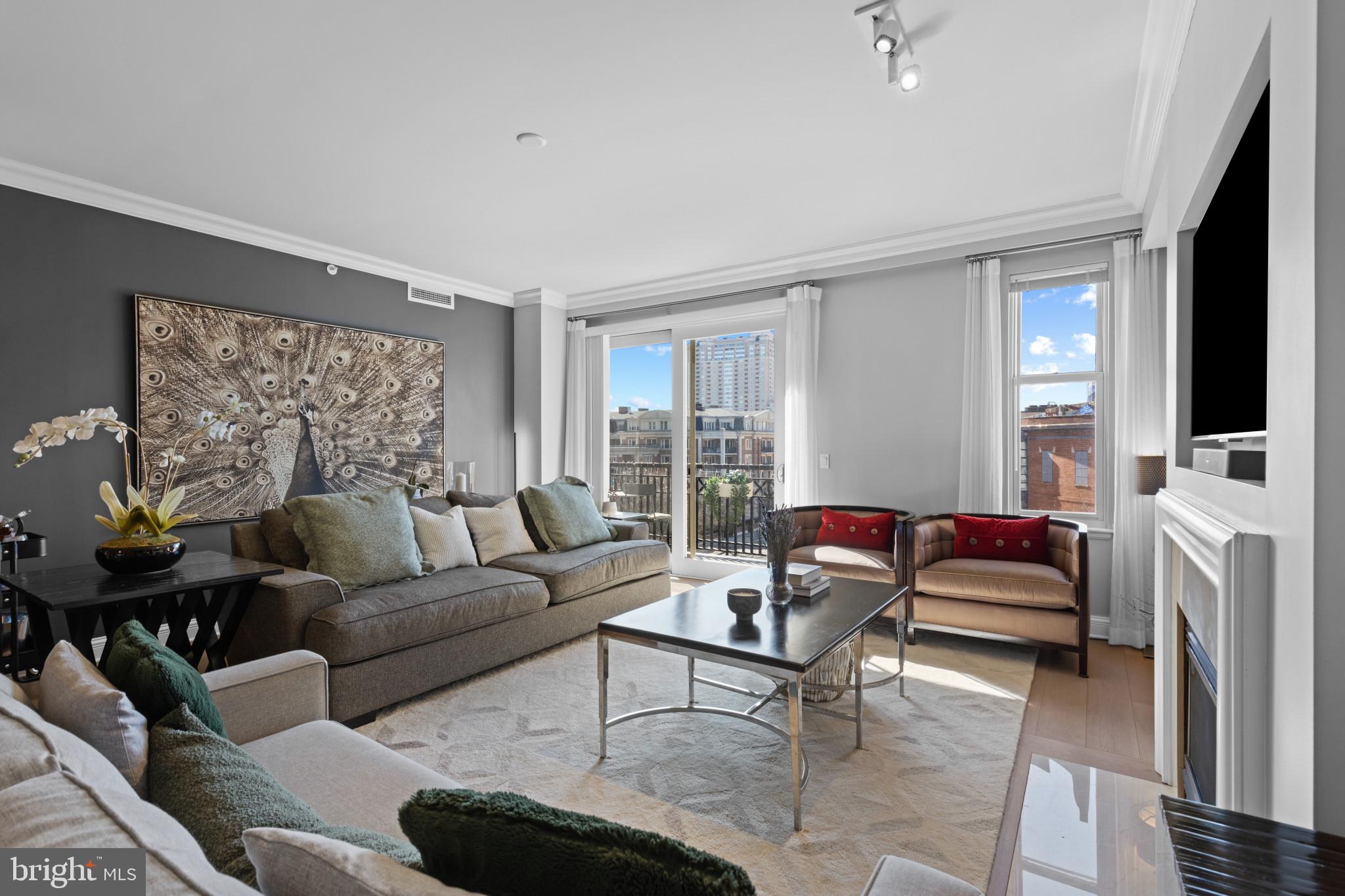 THE RITZ-CARLTON RESIDENCES - Residential Lease