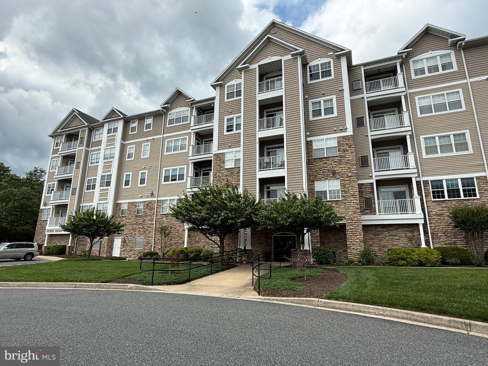 OVERLOOK AT MACPHAIL WOODS - Residential