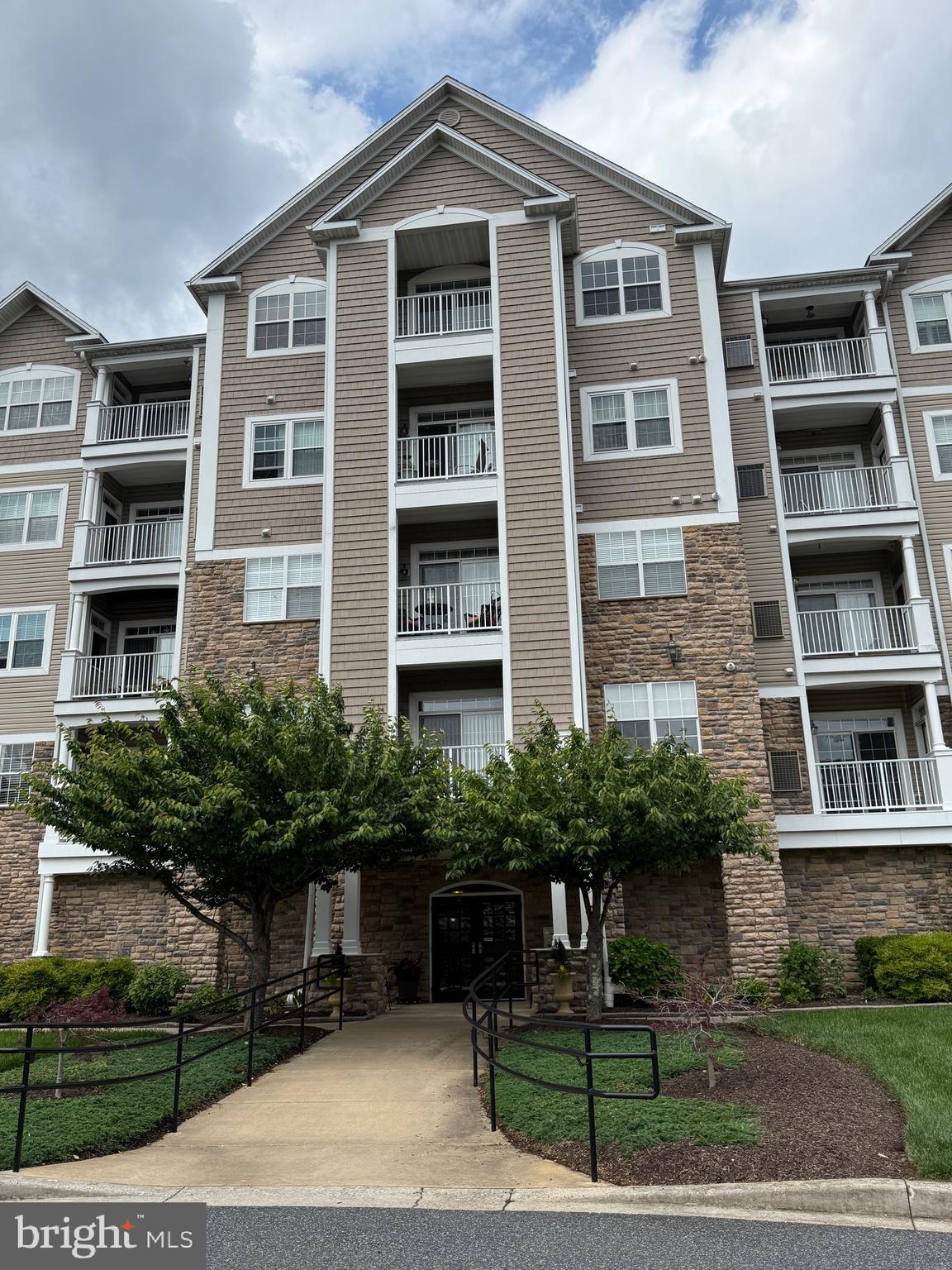 OVERLOOK AT MACPHAIL WOODS - Residential