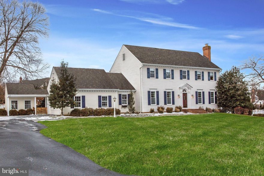 JUST LISTED! Fabulous 5BR/5.5BA home in McAuley Park! Beautiful millwork, hardwood flooring and arched openings throughout. Living room and dining room overlook screen porch and backyard. Gourmet kitchen with large eating space, library with wall of built-ins, additional study with built-ins & desks, master bedroom with sitting room, oversized mud room, & large finished lower level.