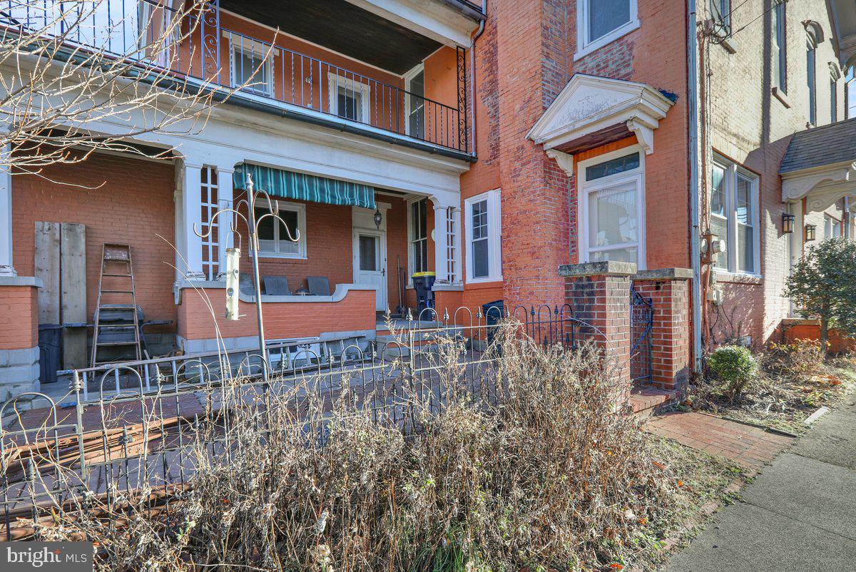 161 W HIGH STREET