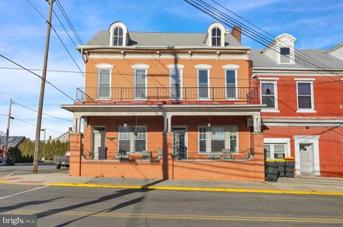 161 W HIGH STREET WOMELSDORF PA 19567