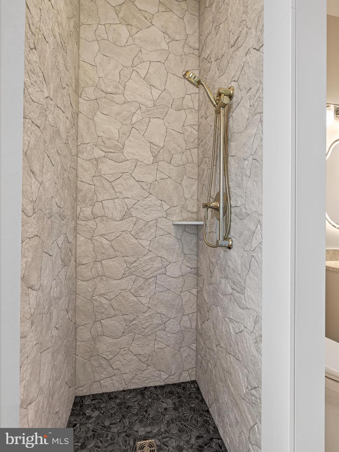 STONEHENGE - Residential