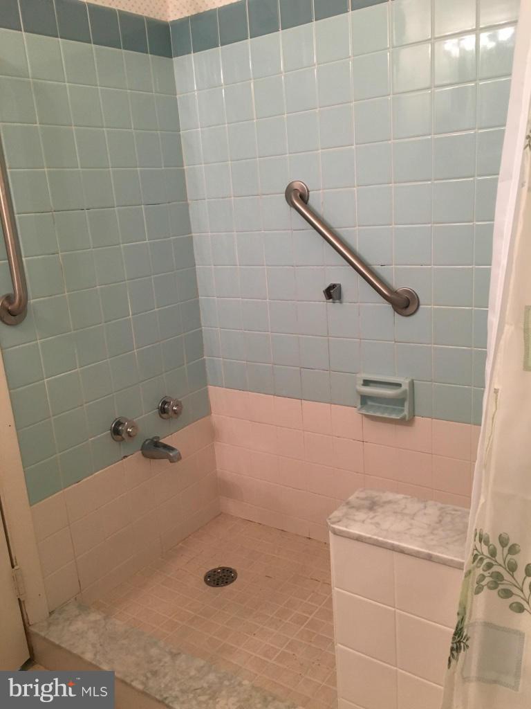 COLLEGE HEIGHTS - Residential