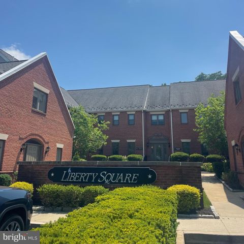 Photo of 270 W Lancaster Avenue #E1, MALVERN, PA 19355 (MLS # PACT2089580)