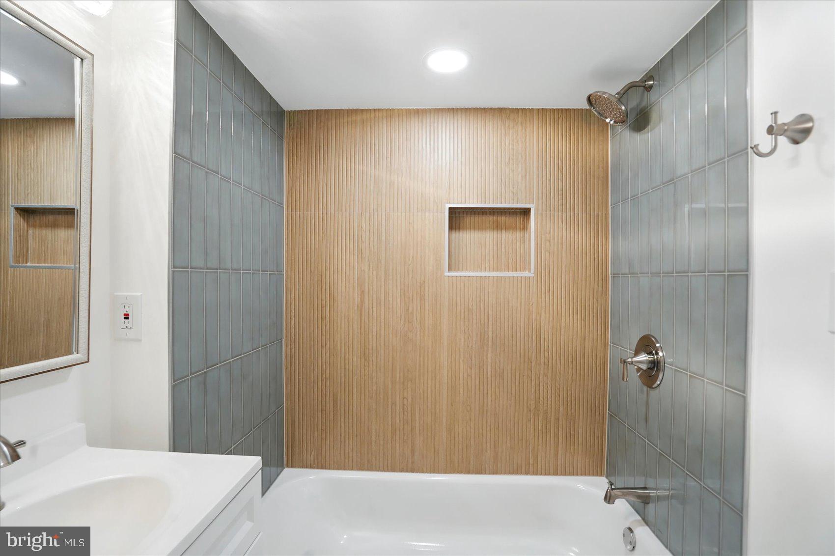 PERRY HALL - Residential