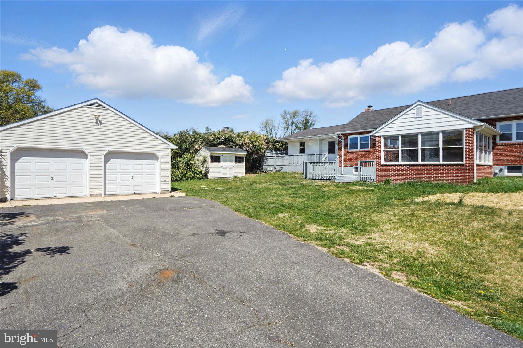 PERRY HALL - Residential