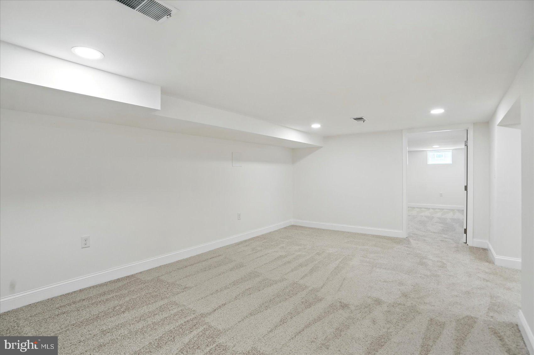 PERRY HALL - Residential