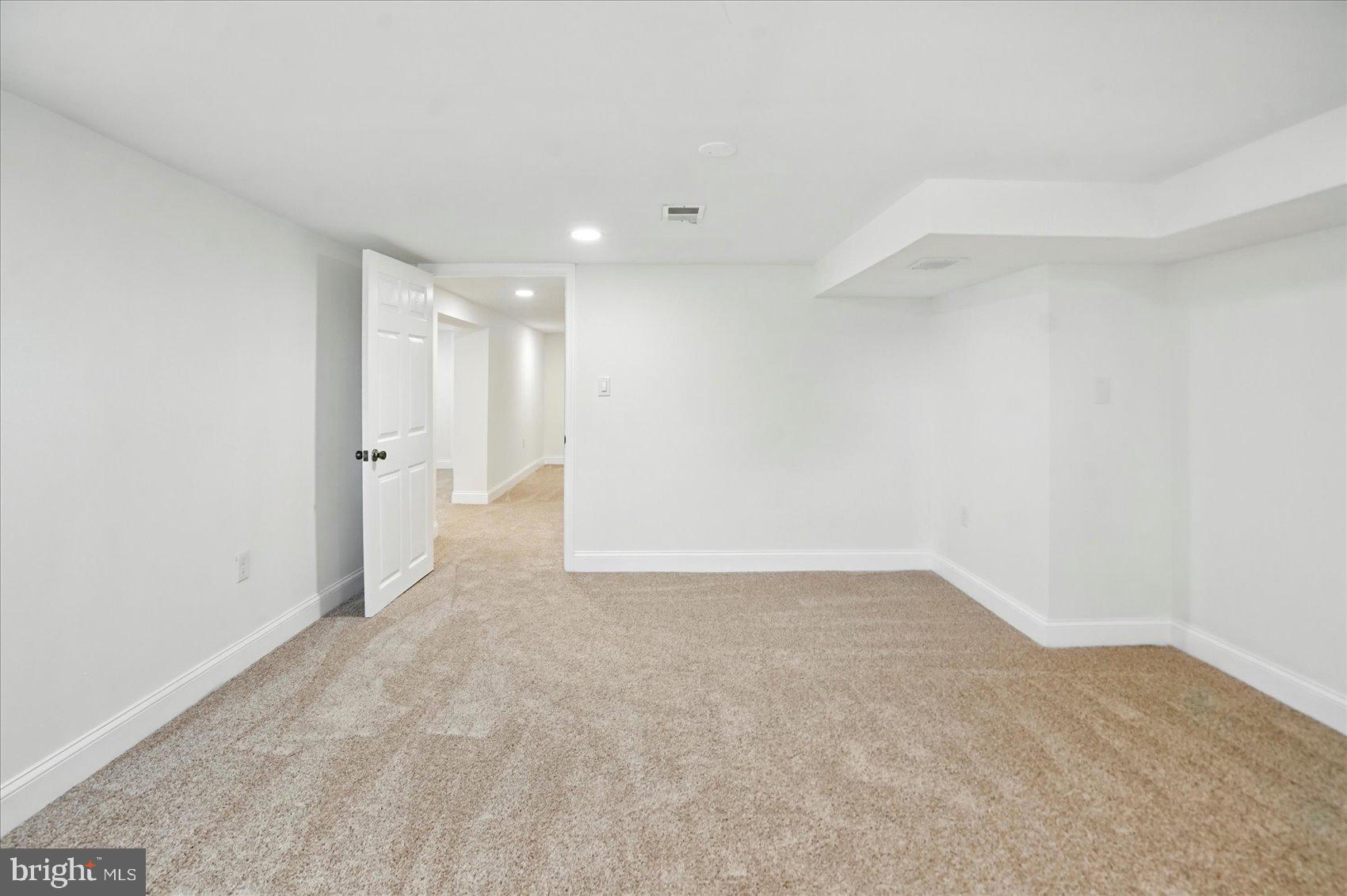 PERRY HALL - Residential