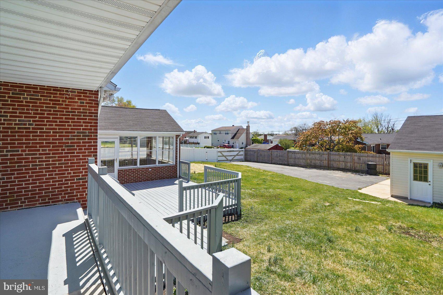 PERRY HALL - Residential