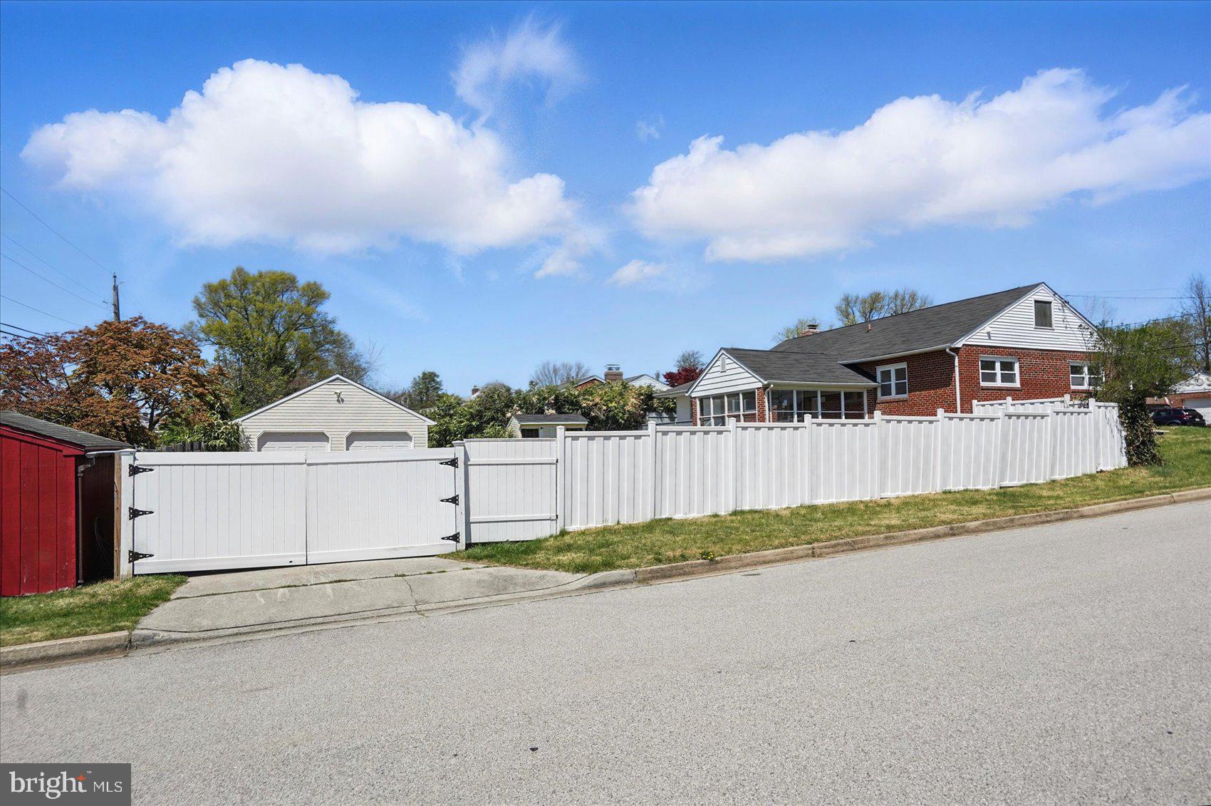 PERRY HALL - Residential