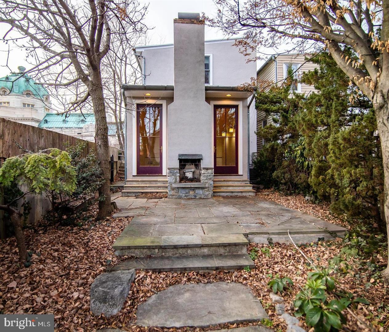 Old charm meets custom architectural design. Remodeled to perfection including a modern kitchen, sunken living room and spa-like bathrooms. Backyard paradise allows you to enjoy the outdoor space. Rare oversized detached garage. Above the garage is a finished office space fit for an architect. So quit your commute and come work from home. Located in Historic downtown Winchester convenient to dining, shopping, and entertainment. No smoking and pets case by case. Tenant occupied must have appointment.