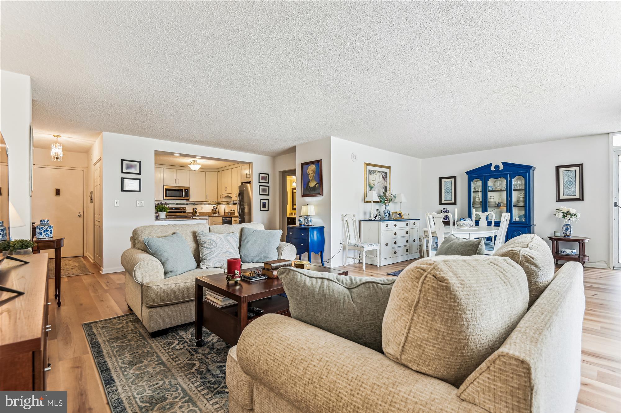 THE RIDGELY - Residential