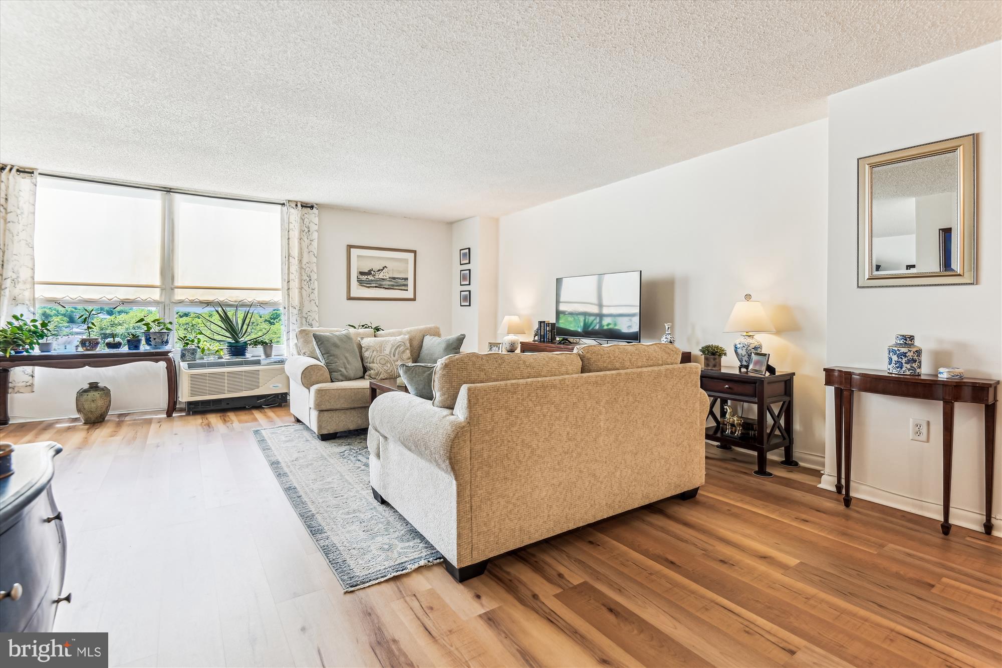 THE RIDGELY - Residential