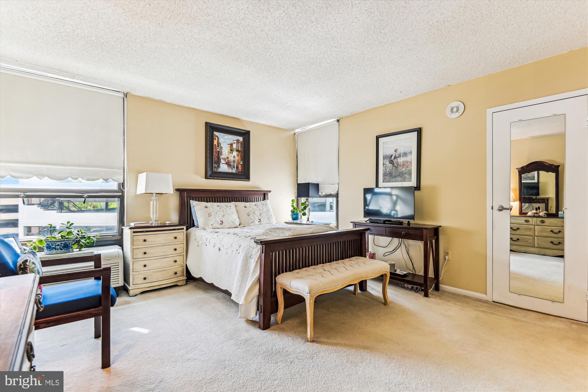 THE RIDGELY - Residential