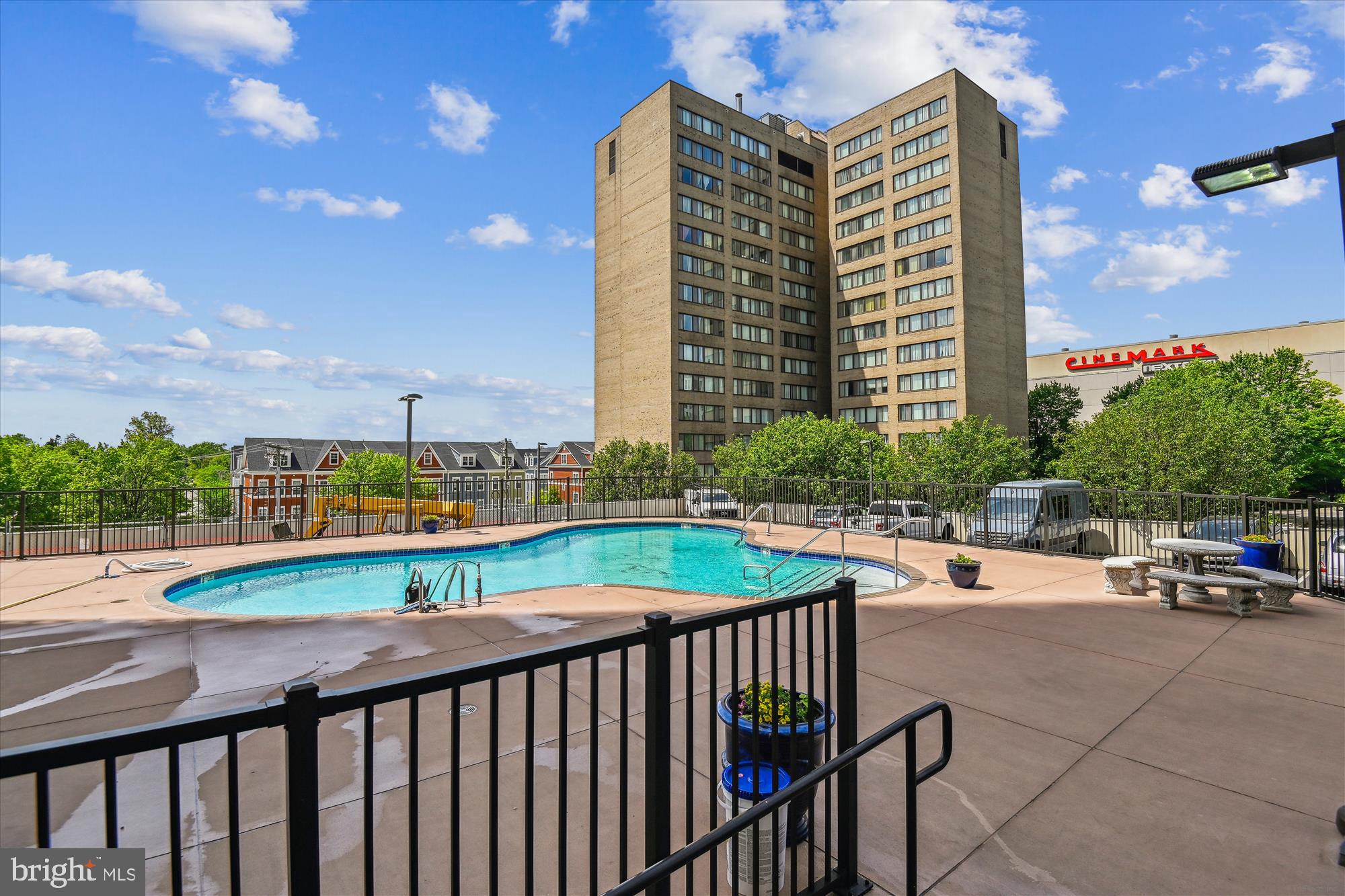 THE RIDGELY - Residential