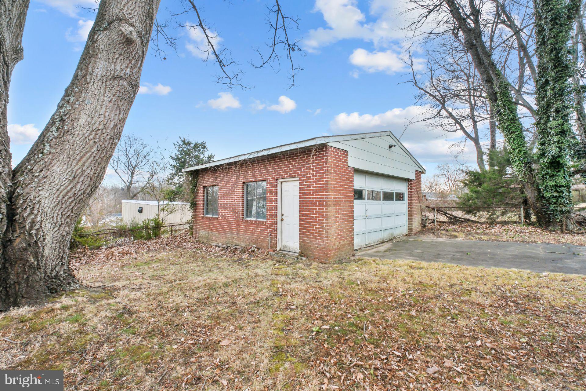 BREN MAR PARK - Residential