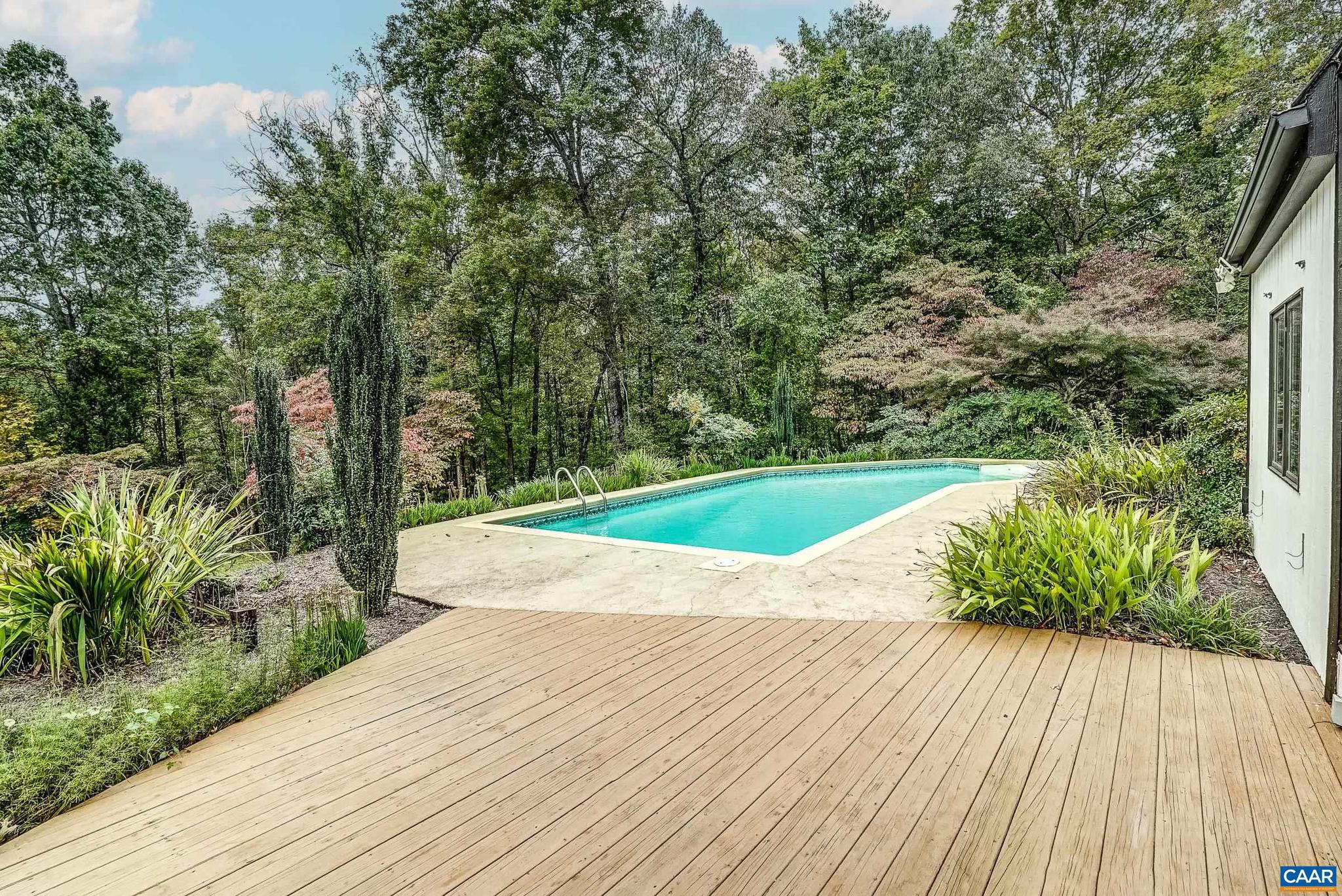 REVEILLE FARM - Residential