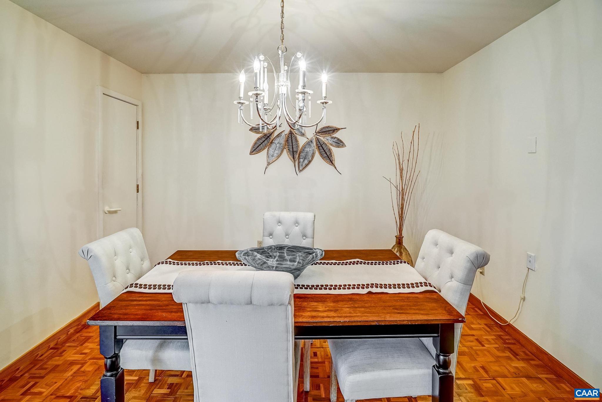 REVEILLE FARM - Residential