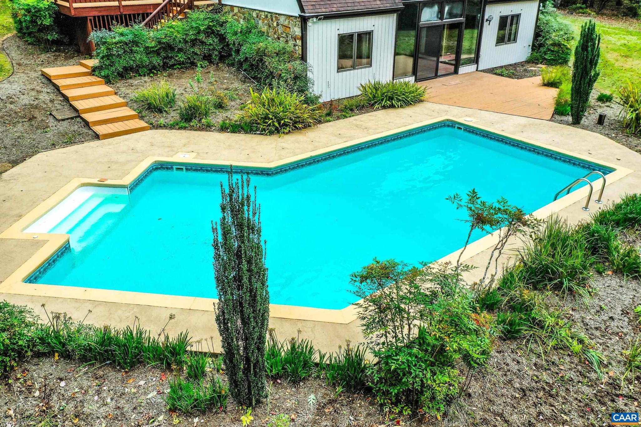 REVEILLE FARM - Residential