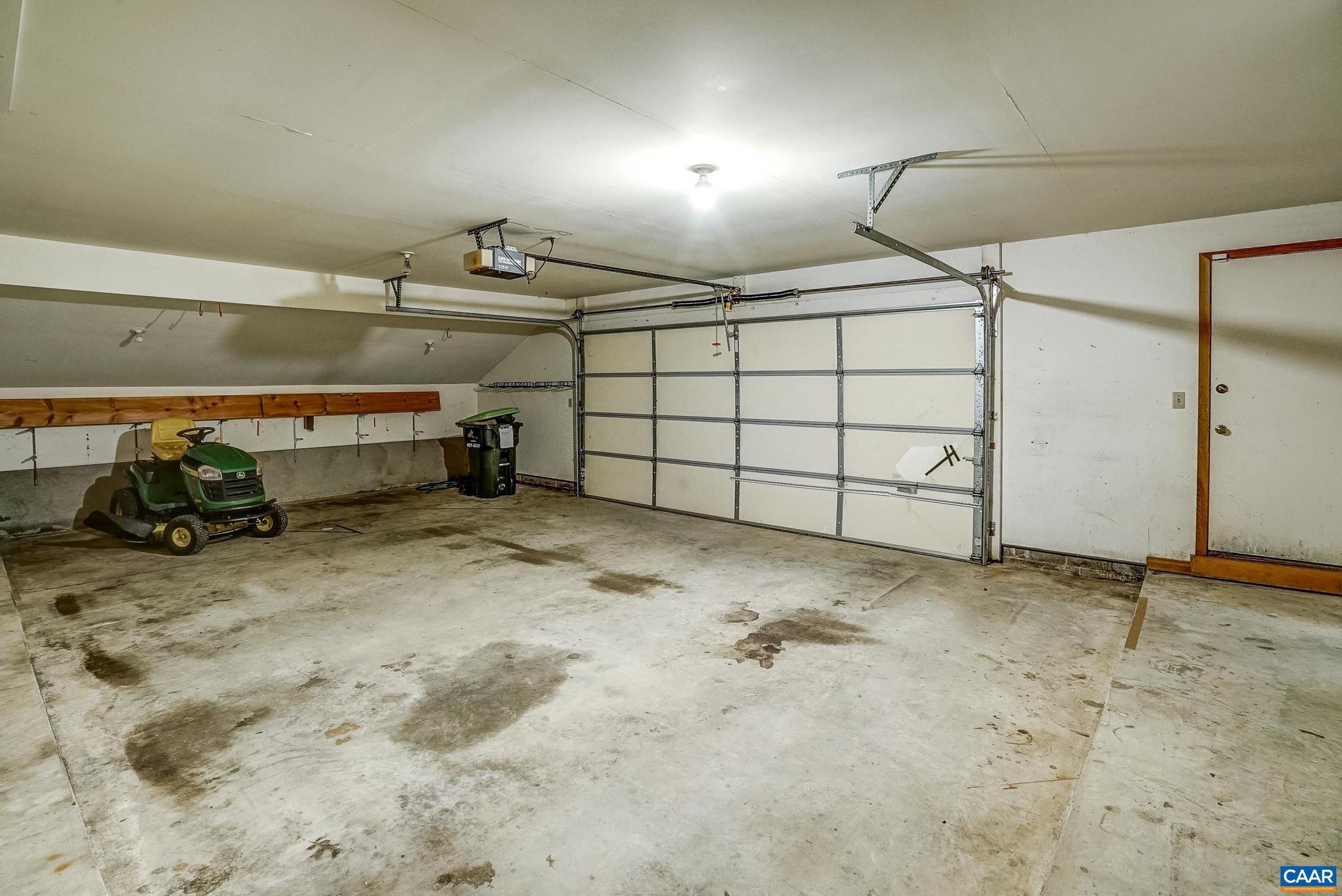 REVEILLE FARM - Residential