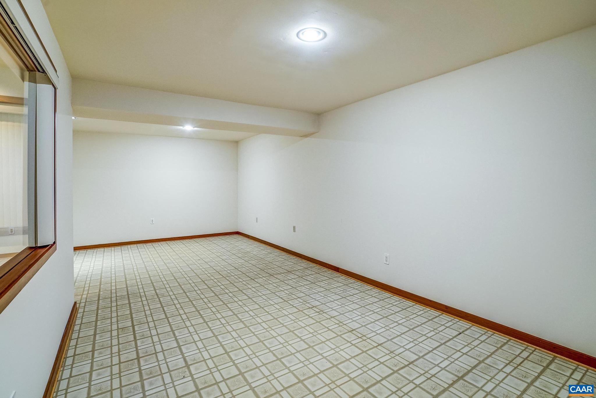 REVEILLE FARM - Residential