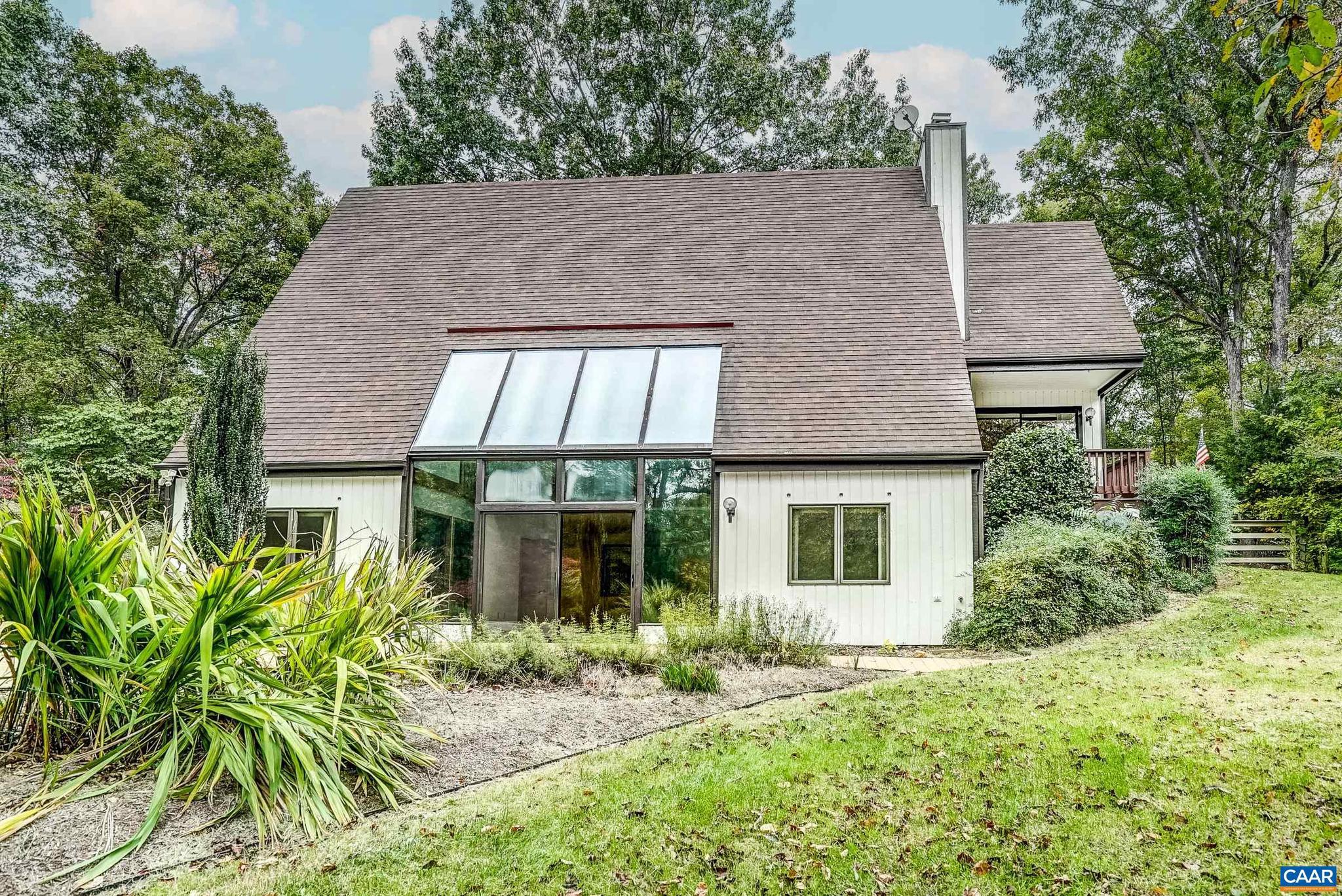 REVEILLE FARM - Residential