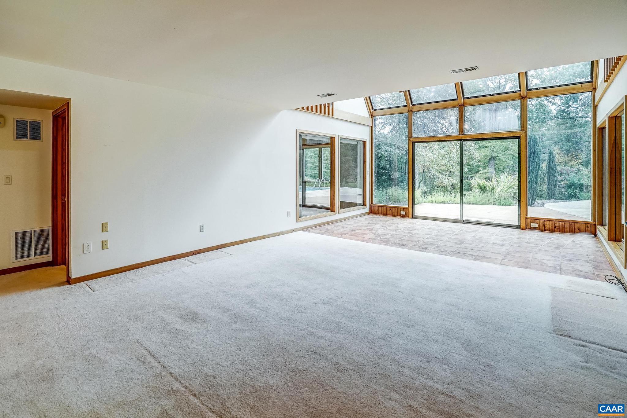 REVEILLE FARM - Residential