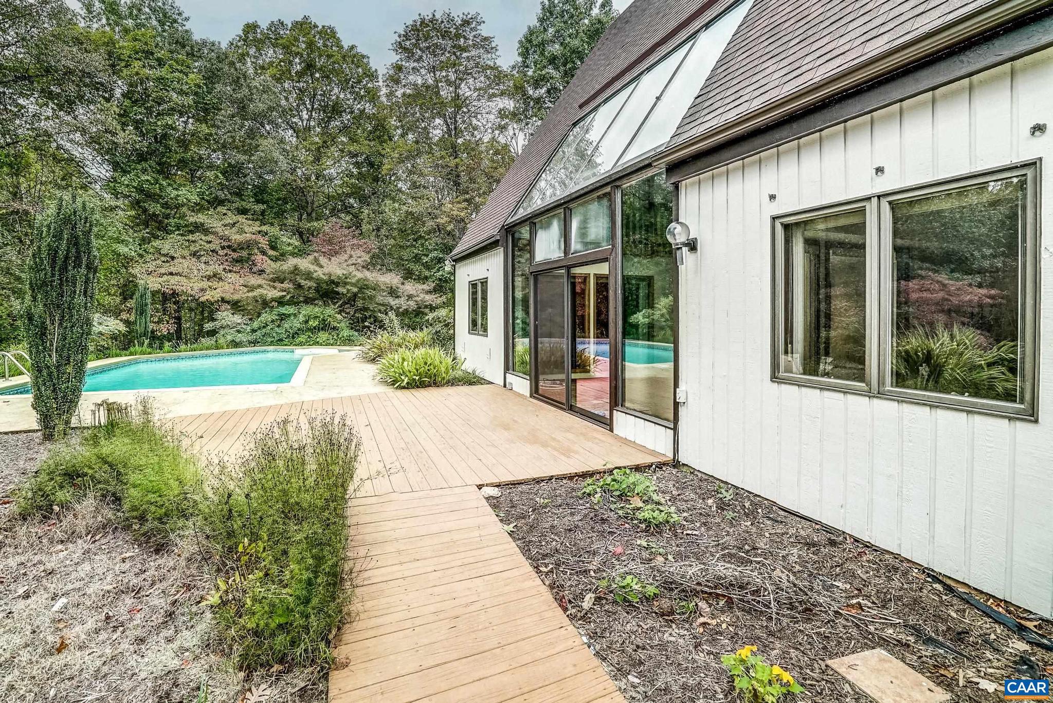 REVEILLE FARM - Residential