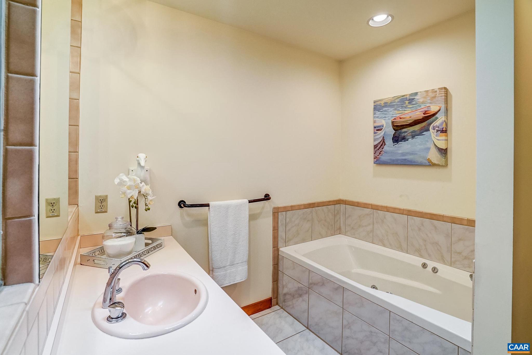 REVEILLE FARM - Residential