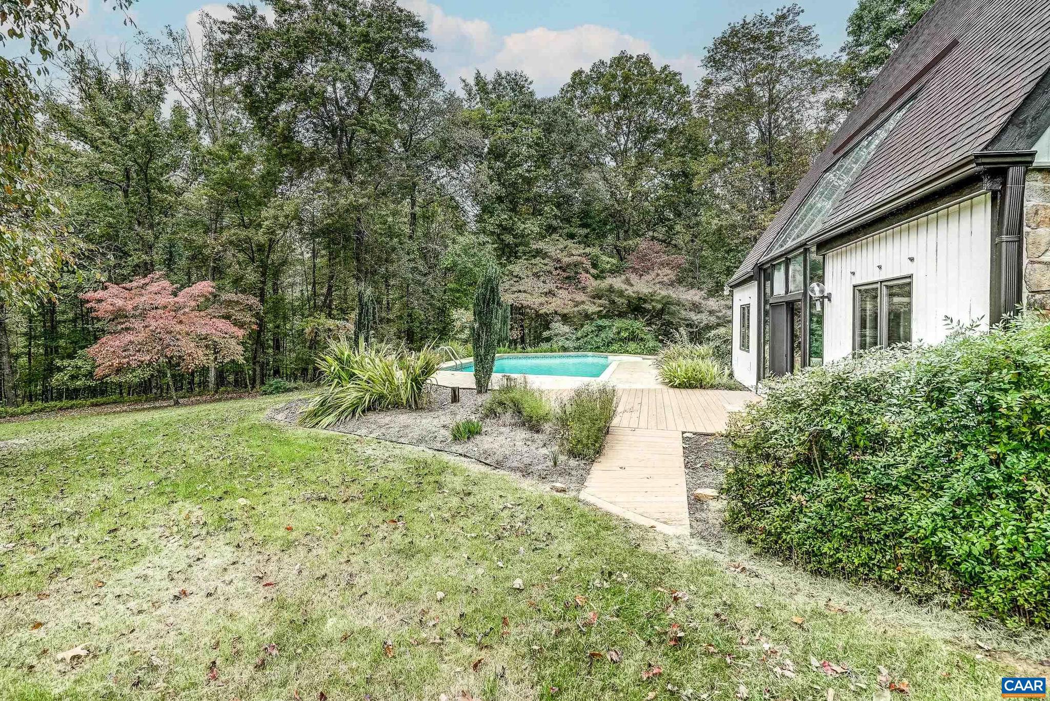 REVEILLE FARM - Residential