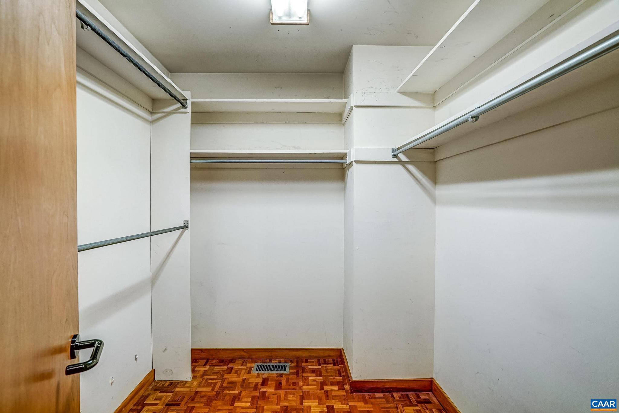 REVEILLE FARM - Residential