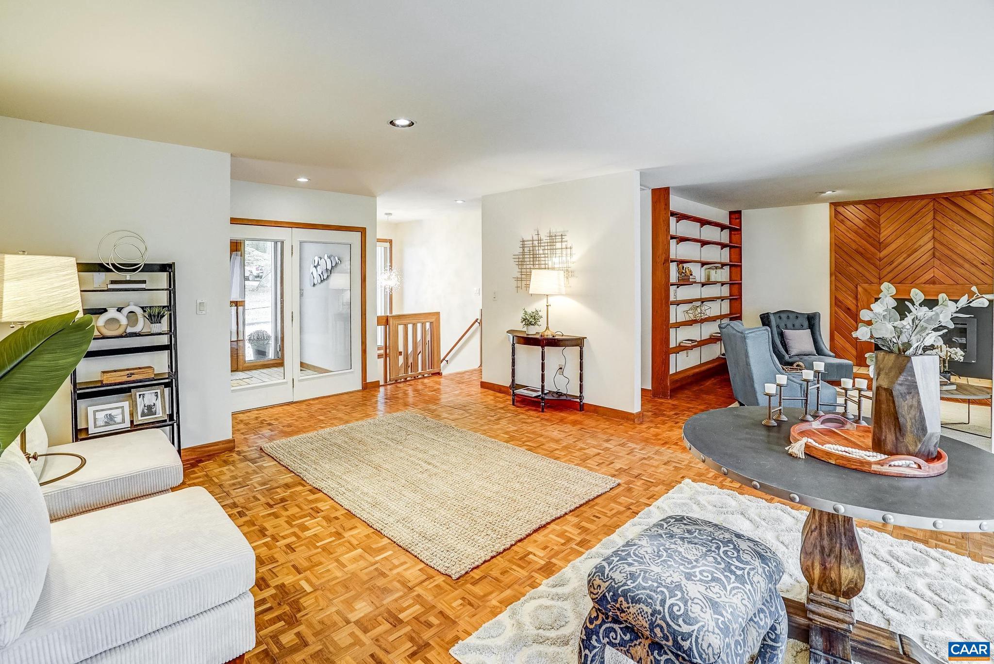 REVEILLE FARM - Residential