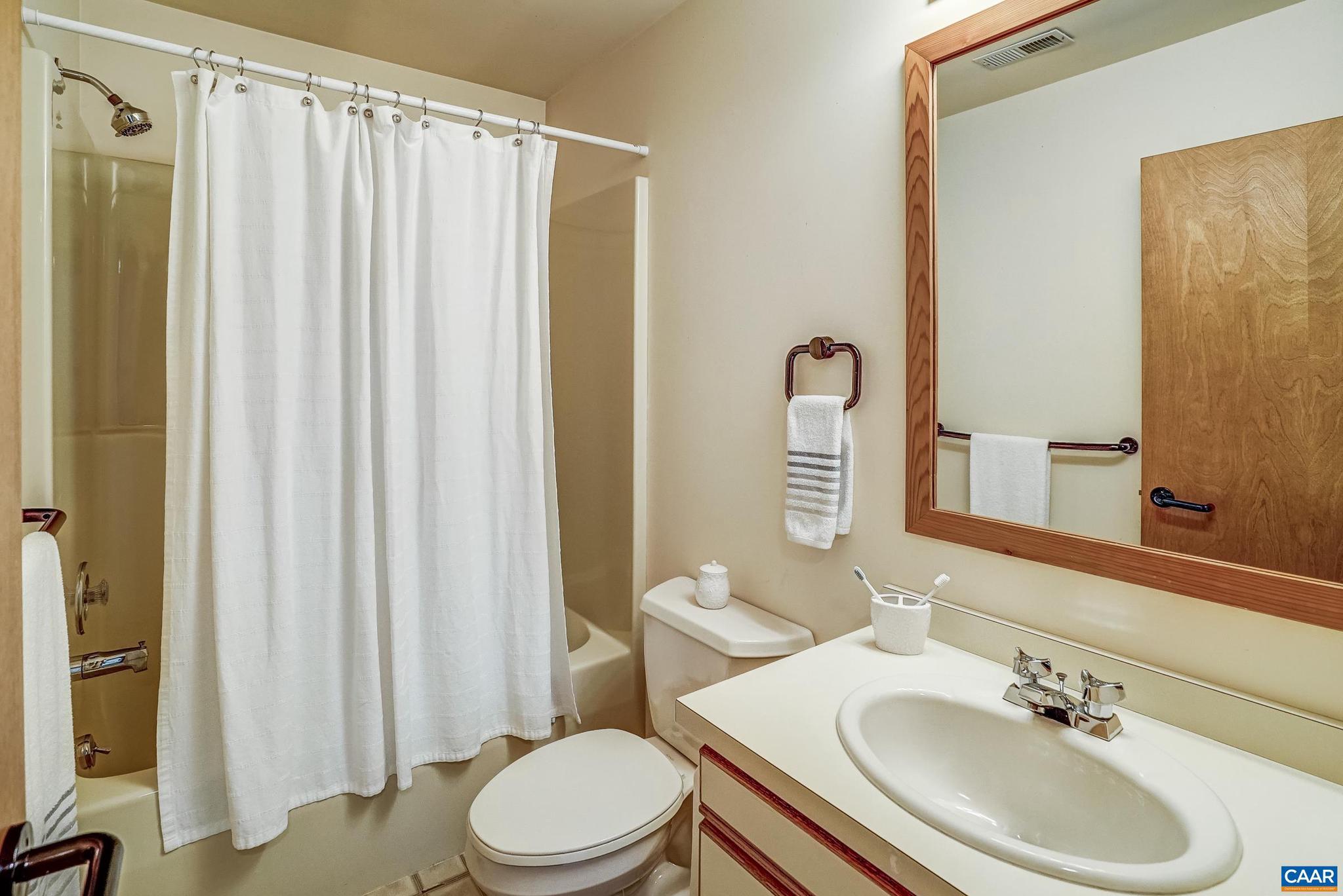 REVEILLE FARM - Residential