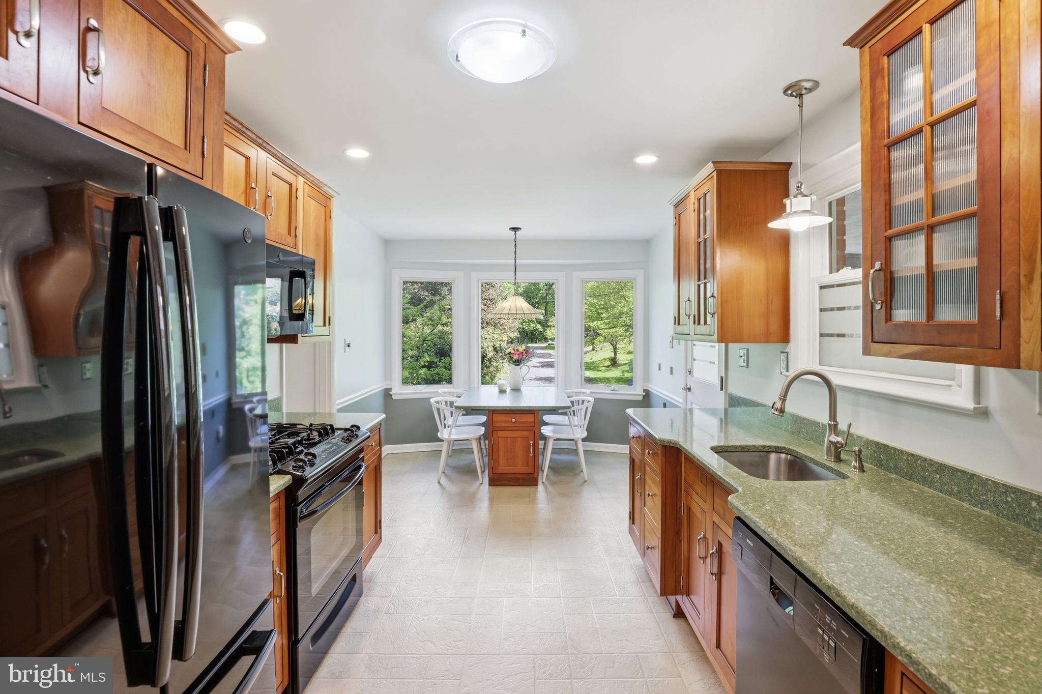 SHERWOOD FOREST - Residential
