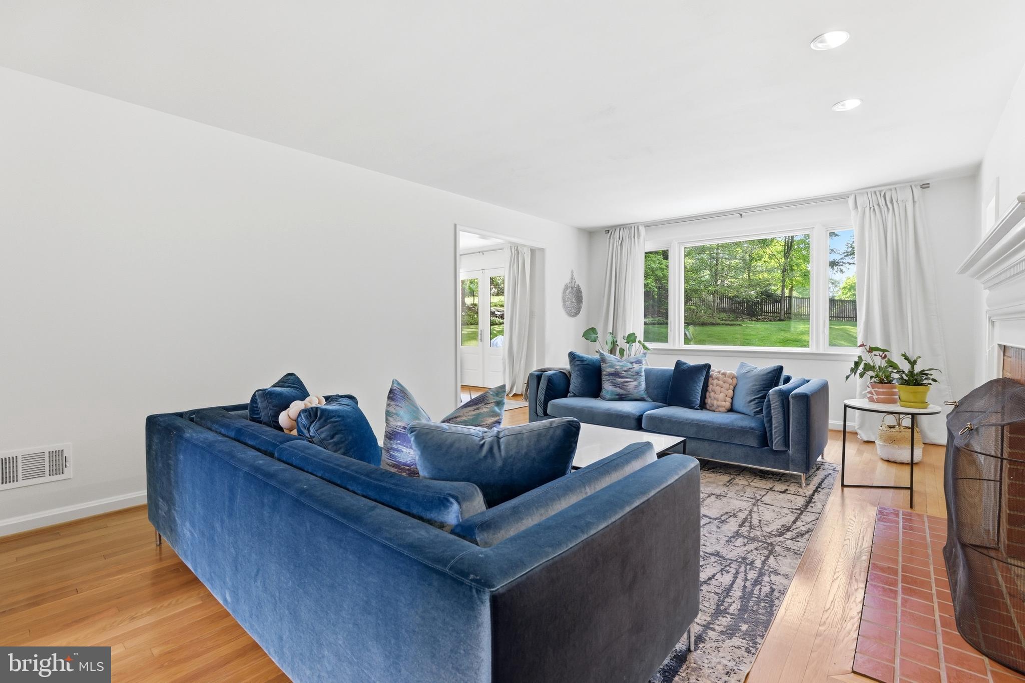 SHERWOOD FOREST - Residential