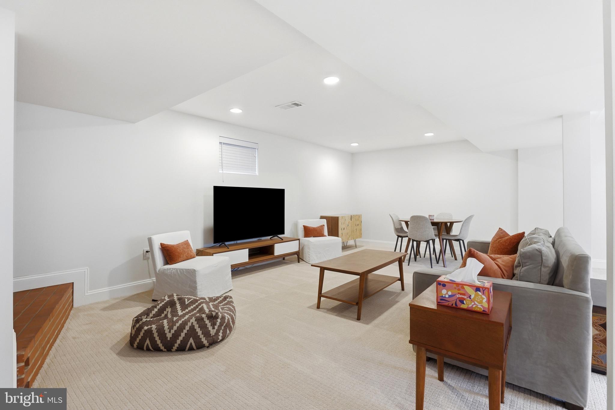 SHERWOOD FOREST - Residential