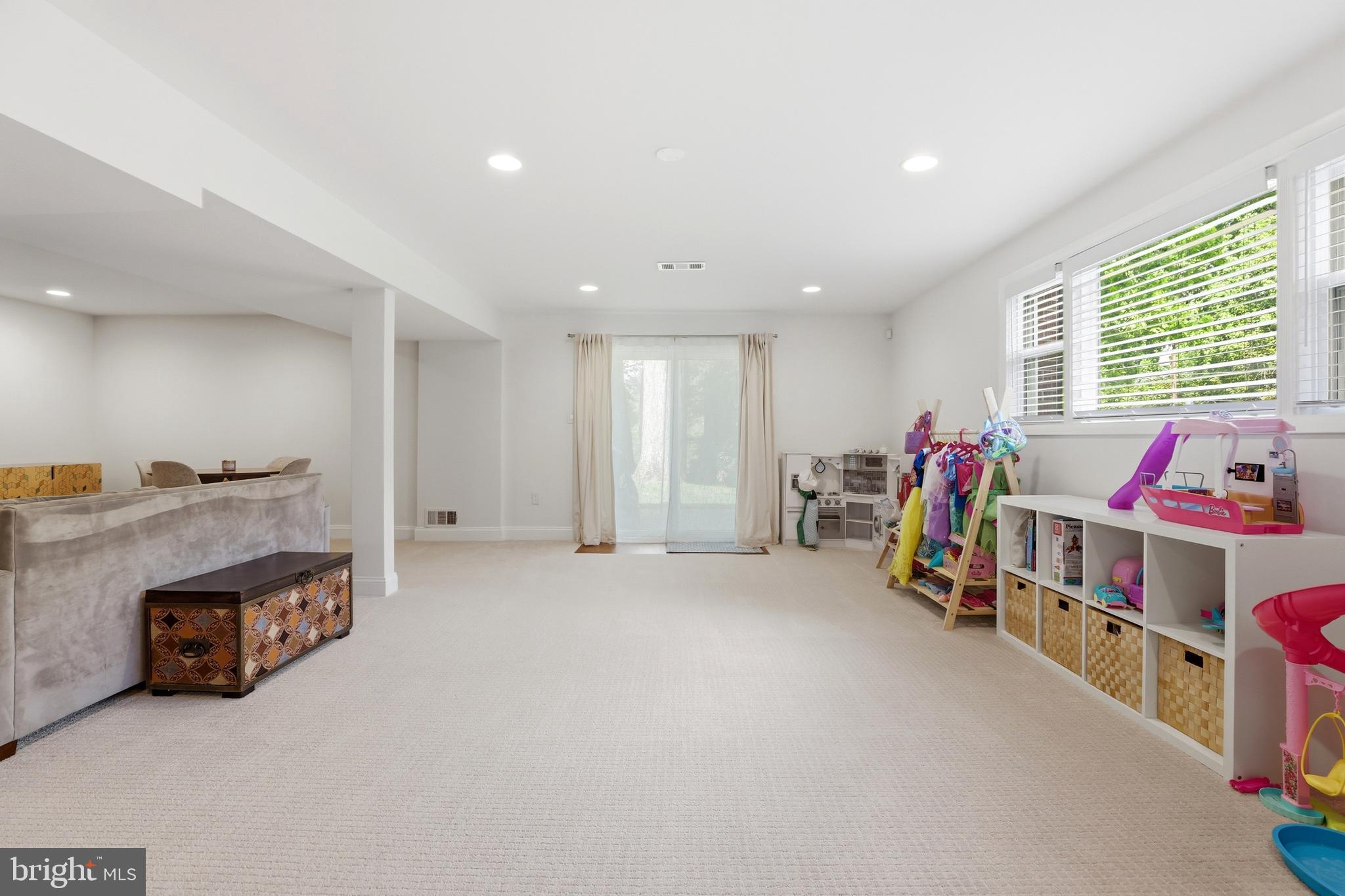 SHERWOOD FOREST - Residential