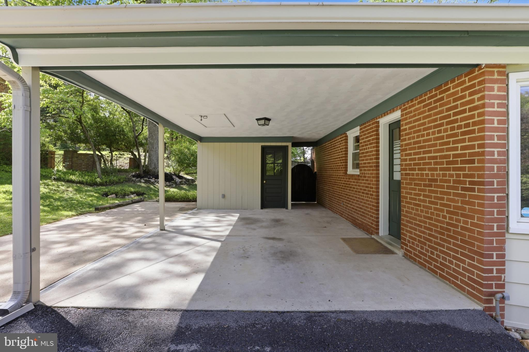 SHERWOOD FOREST - Residential