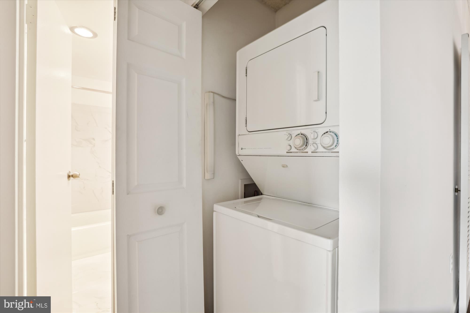 GREENHOUSE - Residential Lease