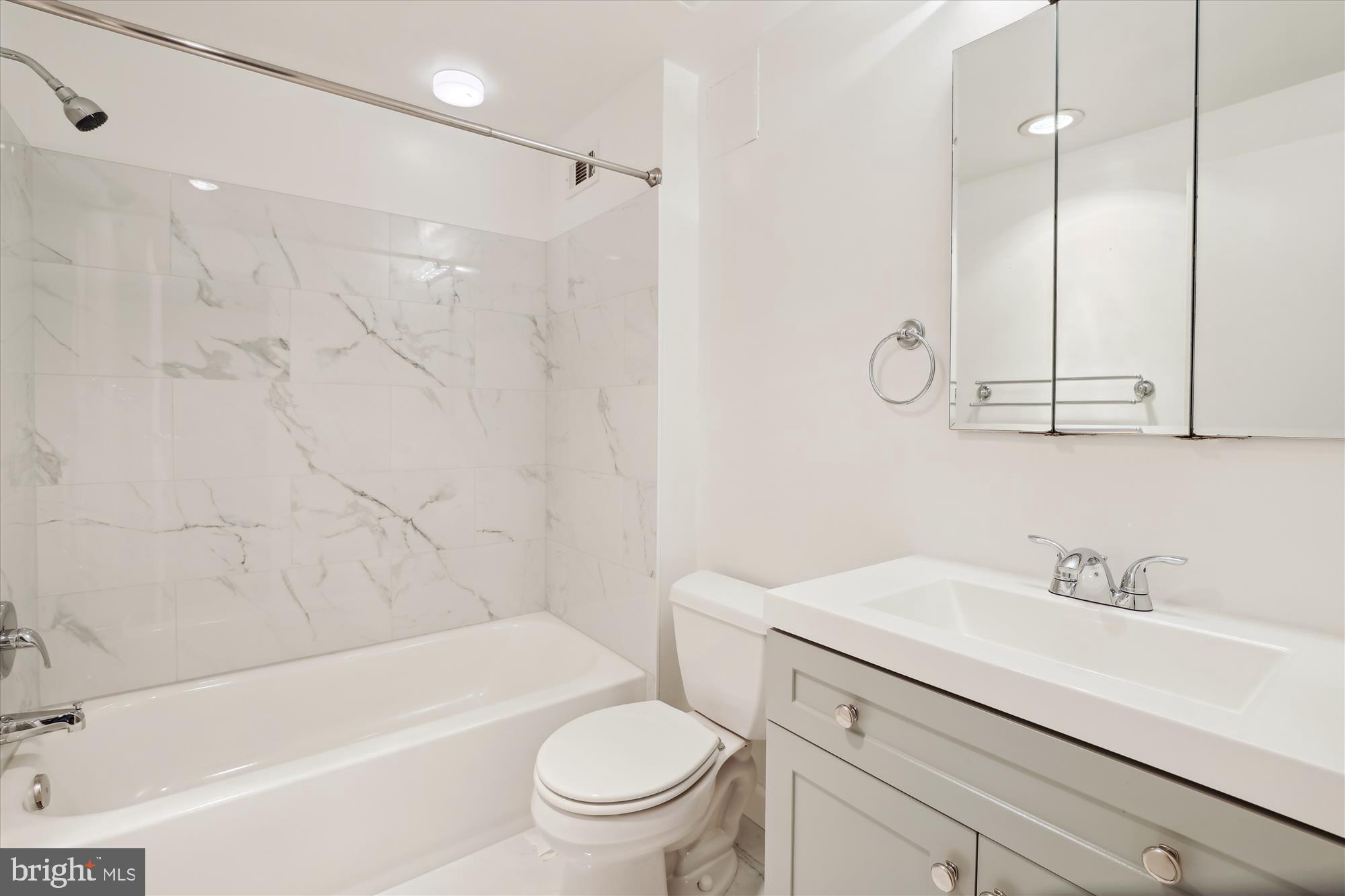 GREENHOUSE - Residential Lease