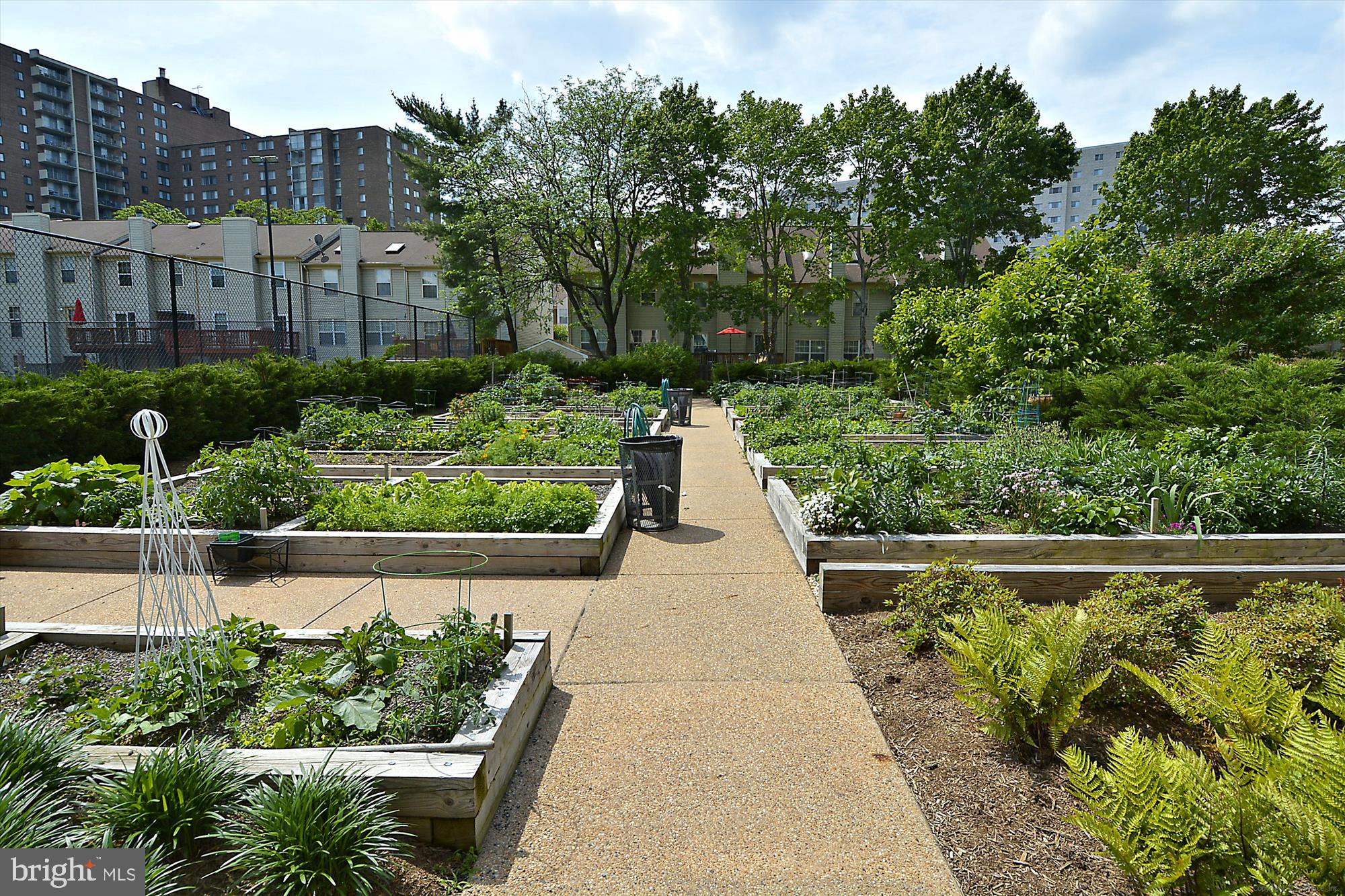 GREENHOUSE - Residential Lease