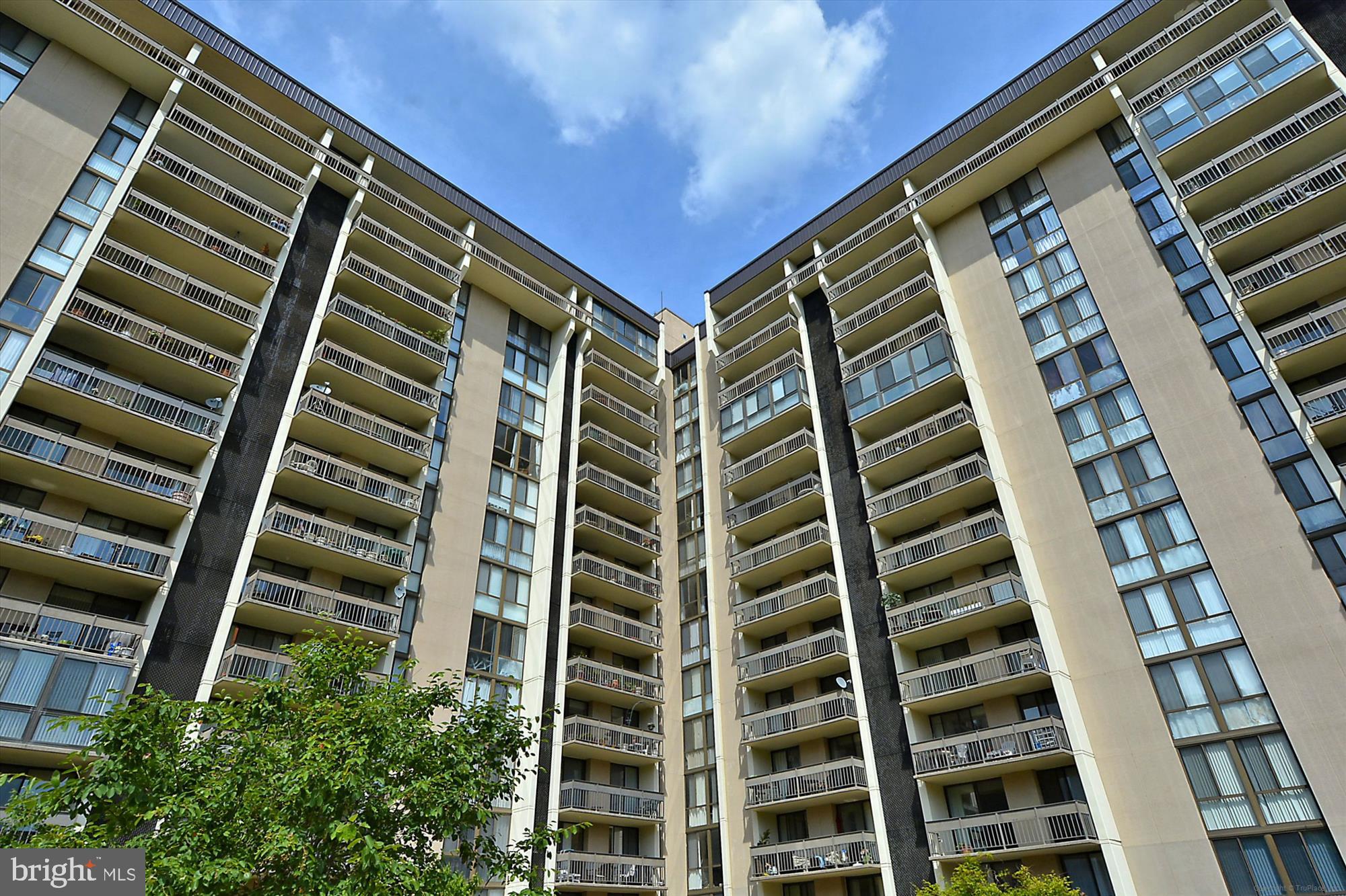 GREENHOUSE - Residential Lease