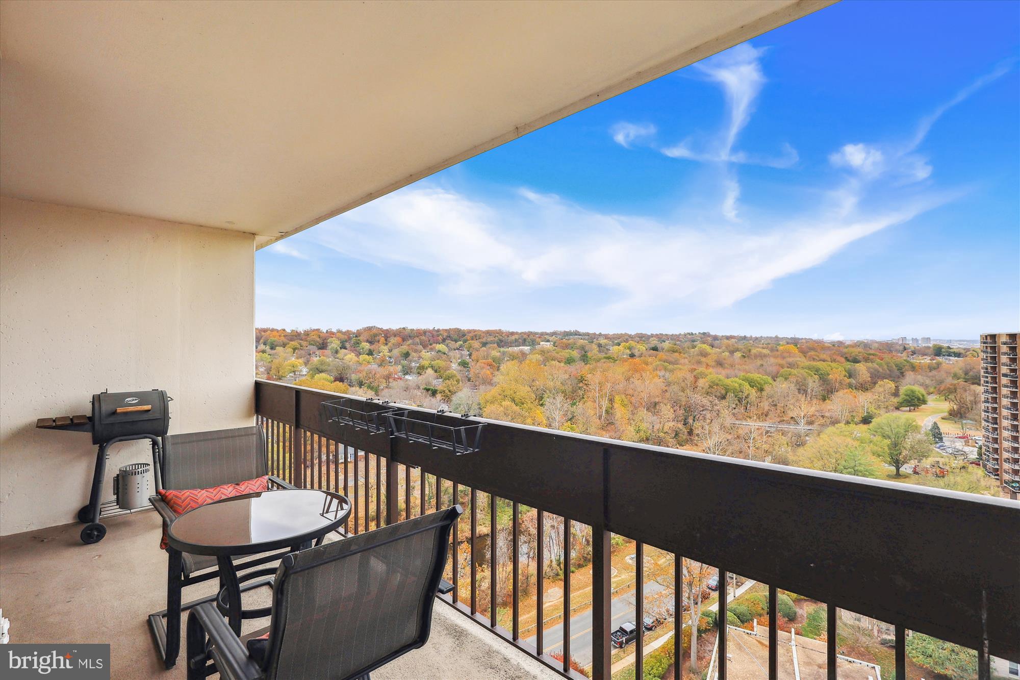 GREENHOUSE - Residential Lease