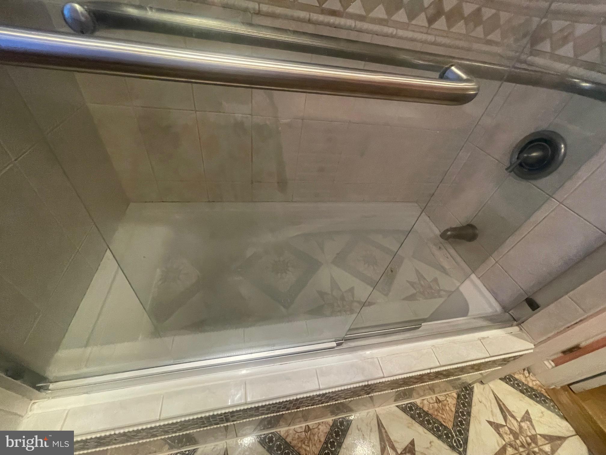 UNIVERSITY GARDENS - Residential