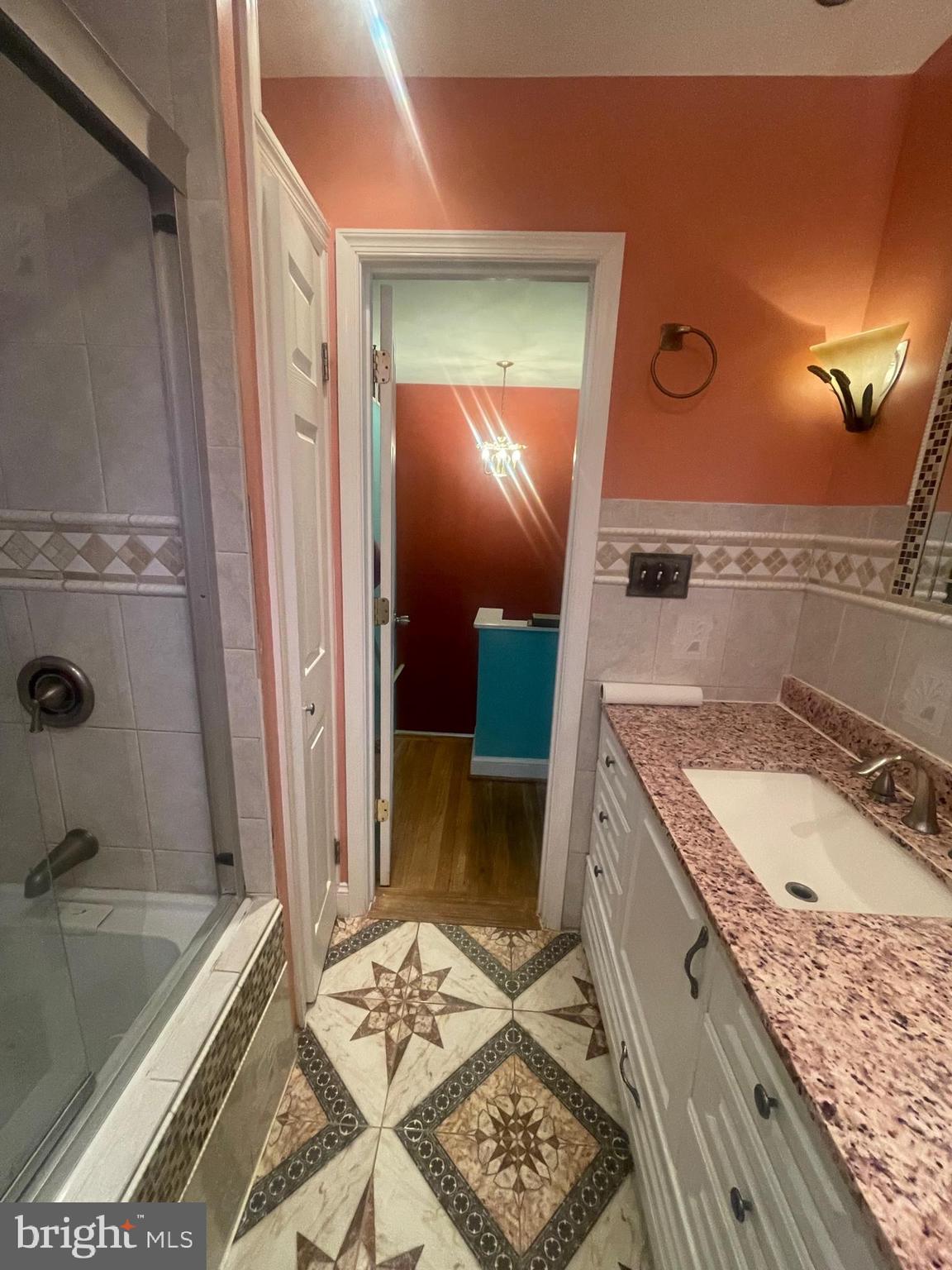 UNIVERSITY GARDENS - Residential