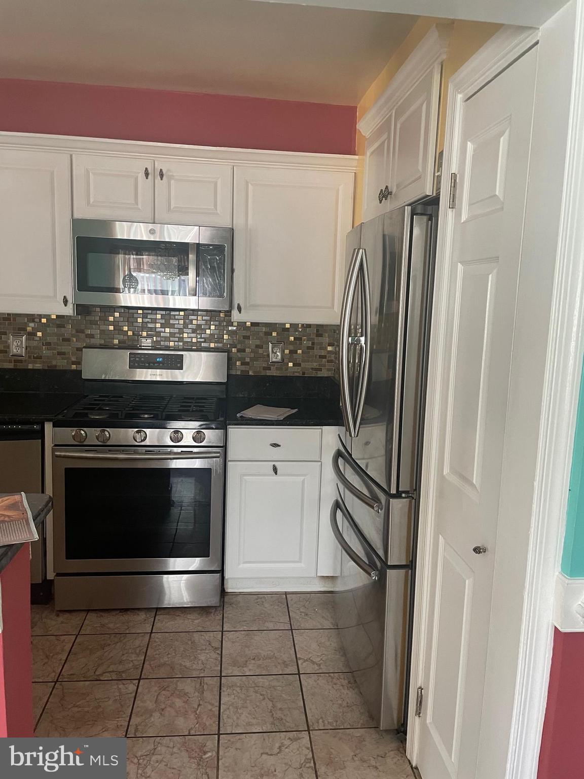 UNIVERSITY GARDENS - Residential