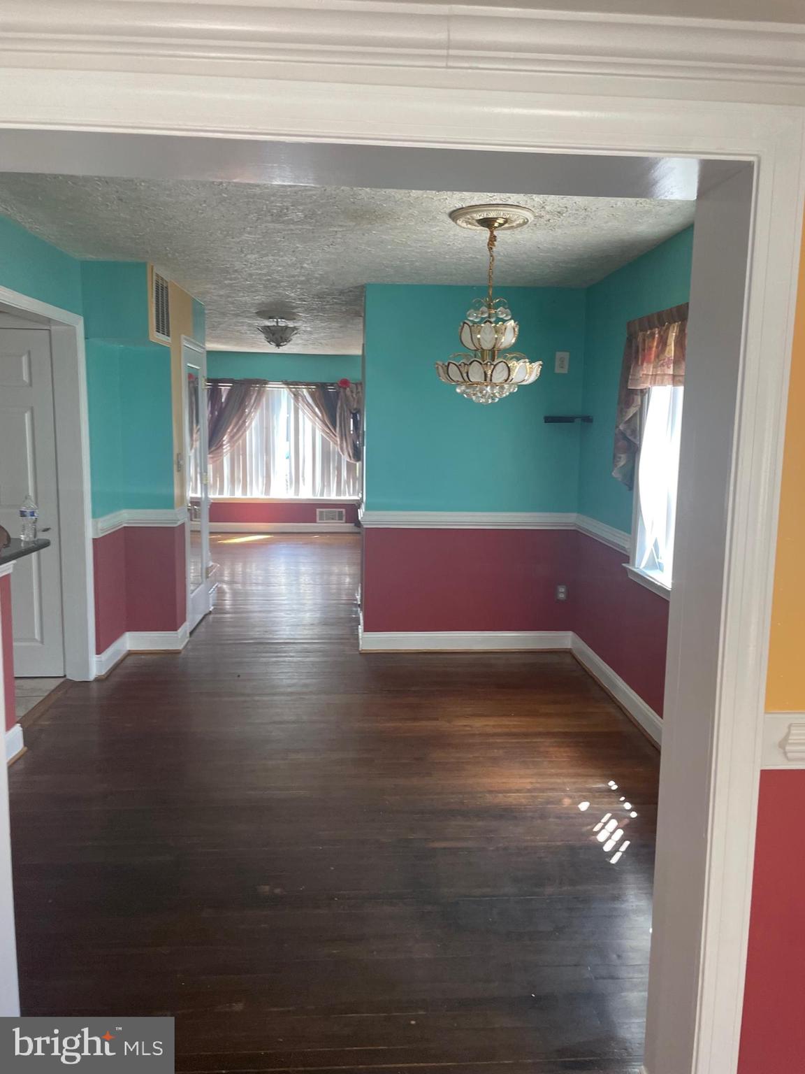 UNIVERSITY GARDENS - Residential