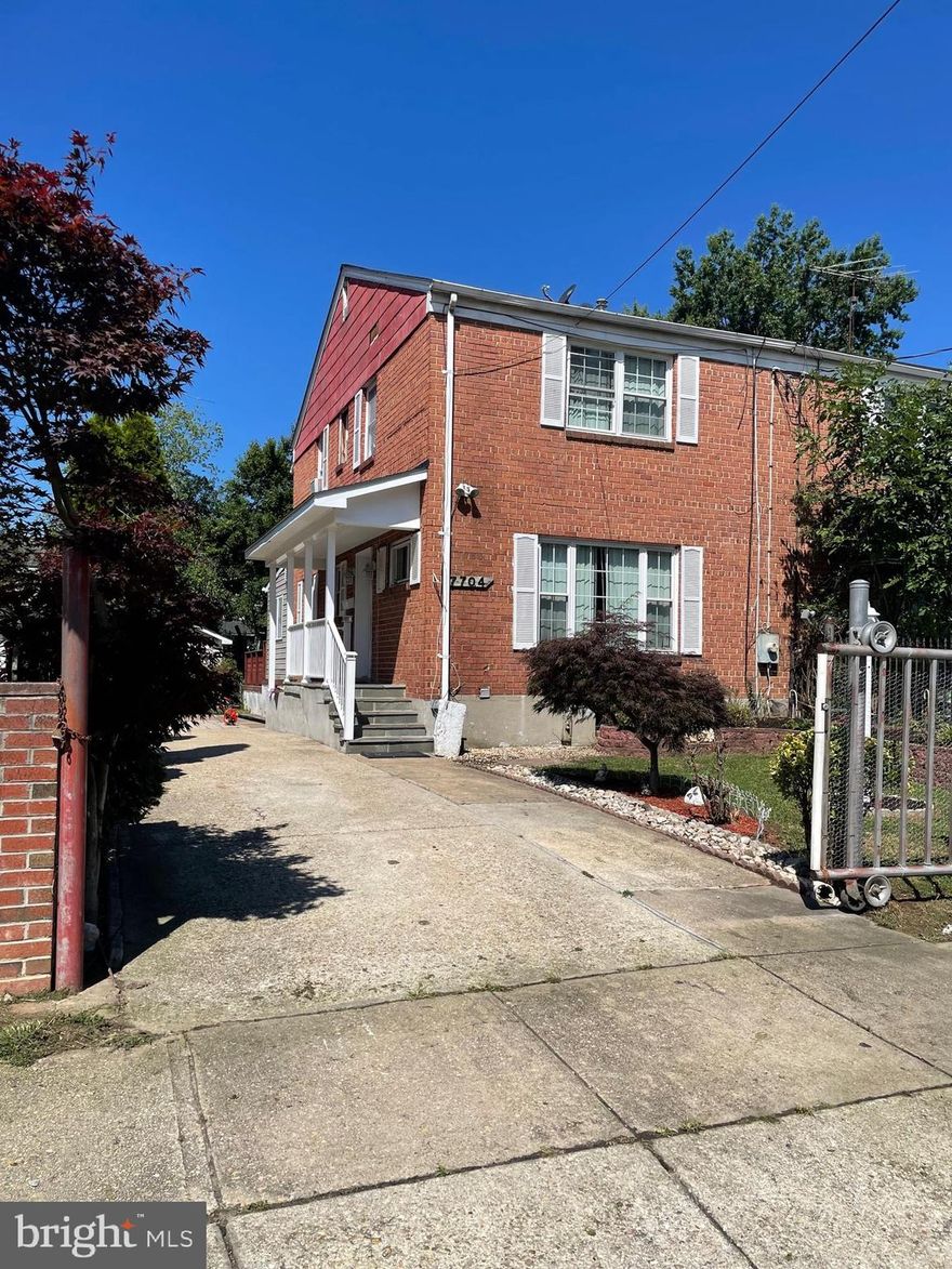 Welcome to this well-cared property. Make it yours before it is gone!
Near University of Maryland.  Next to NW Brank Park.  Metro bus is less than one block, walk to shopping center.  Driveway for up to 6 cars.  Fenced yard.