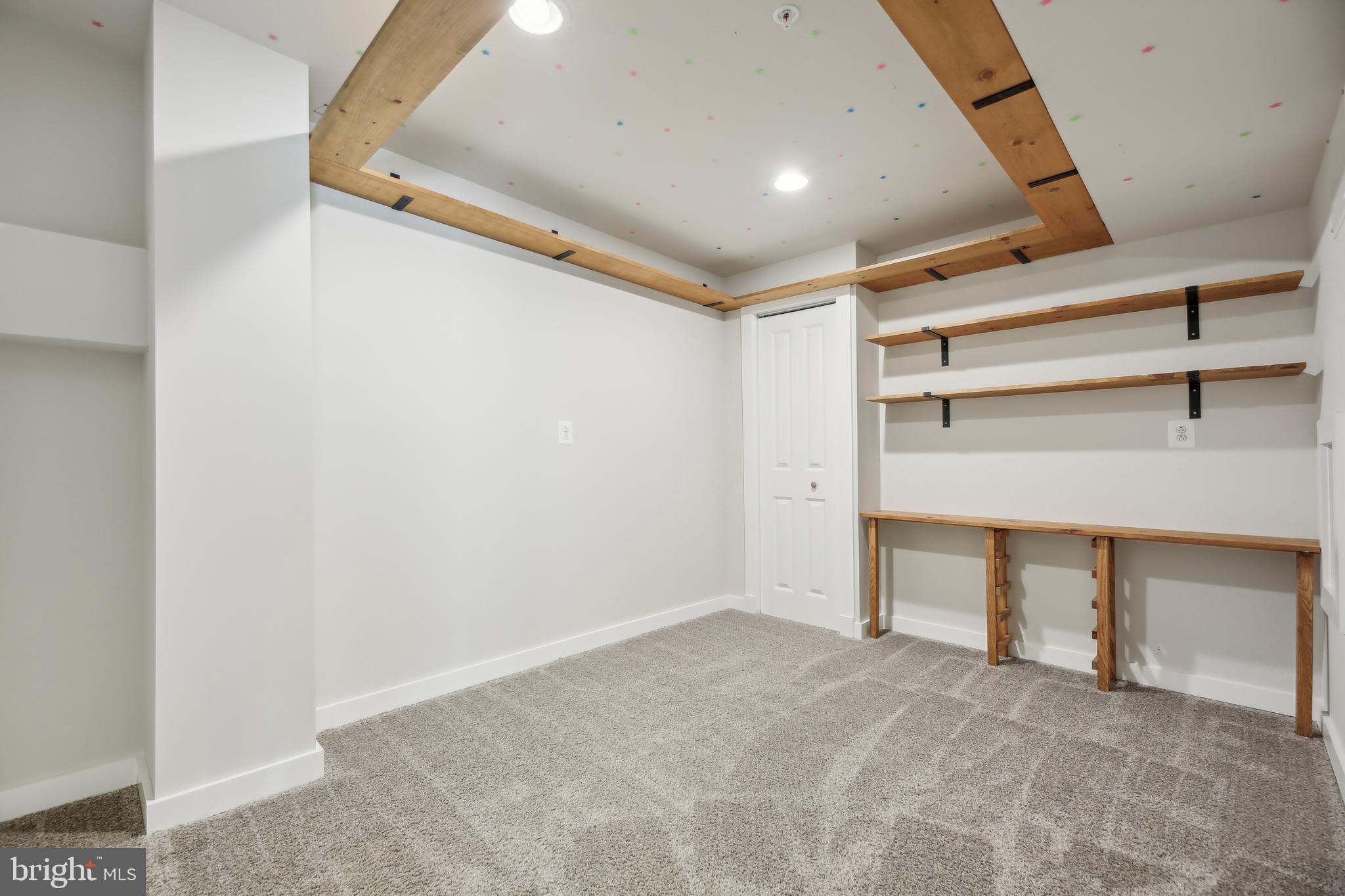 TUSCARORA CREEK - Residential